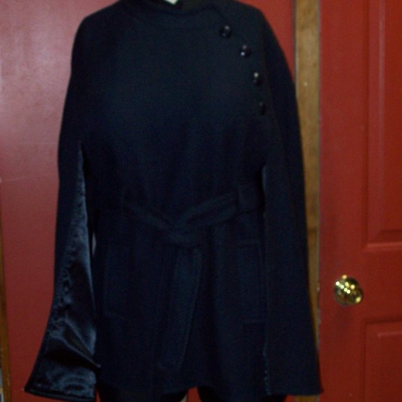 Joan Rivers coat size XL  Navy button Collar cape with tie belt.  XL - Picture 9 of 14